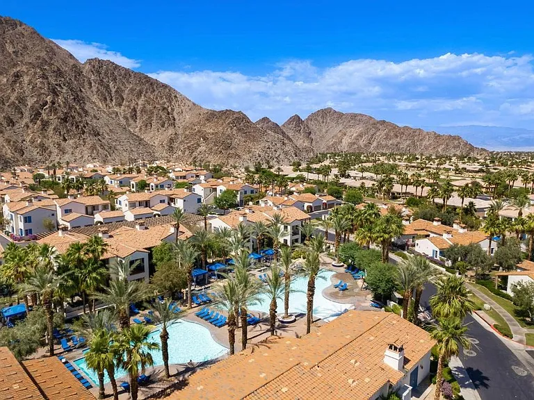 LEGACY VILLAS GATED COMMUNITY GROUNDS