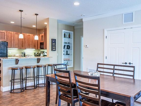 4th image of 1116 SW 1st Ave APT 203