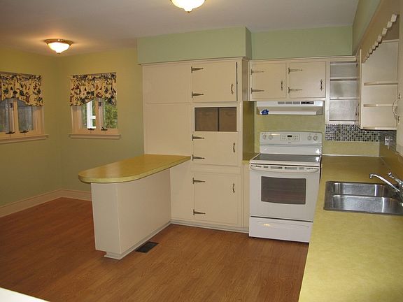 Kitchen with breakfast nook.