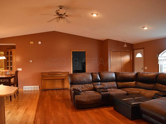 3rd image of 106 Allwood Ct