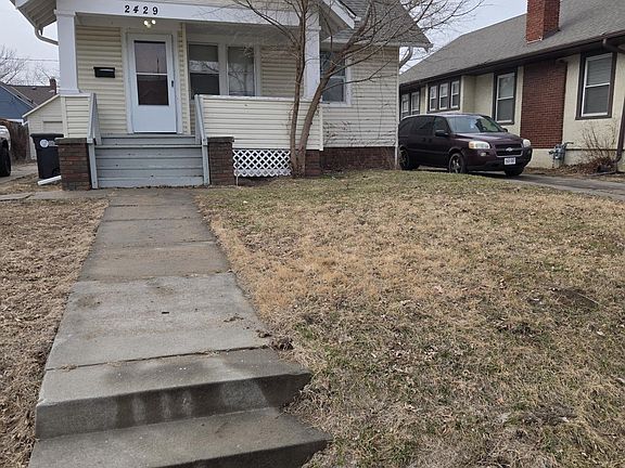 5th image of 2429 Newport Ave