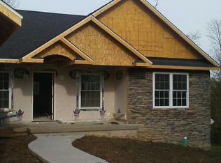 907 SW 3rd St, Washington, IN 47501