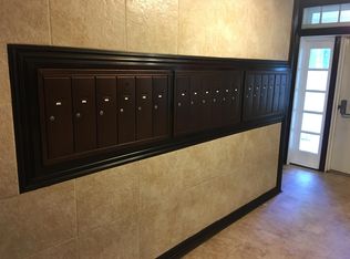 1041 7th St APT 402, Charleston, IL 61920