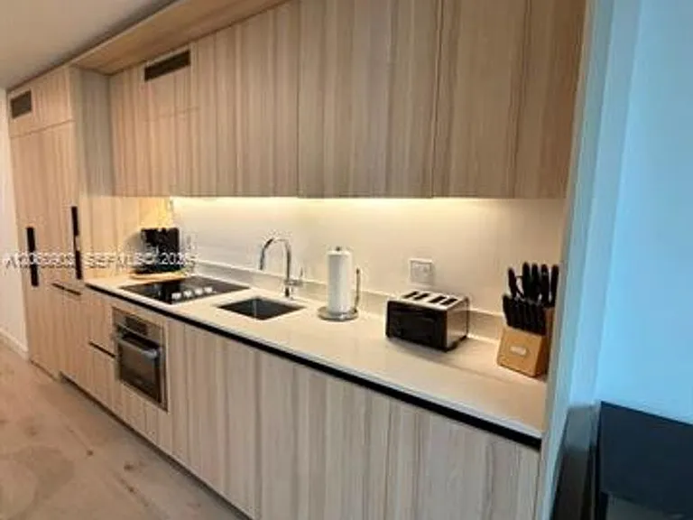 225 N Miami Ave #CU-2904 — Photo 15
