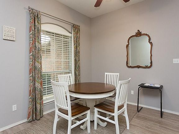 5th image of 355 River Oaks Ln