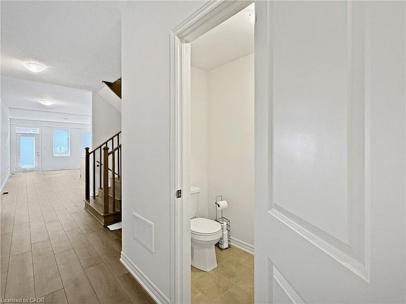 5th image of 82 Gledhill Cres