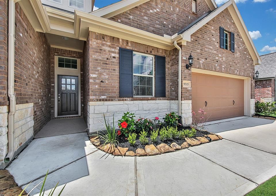 1st image of 9315 Victory Canyon Ln