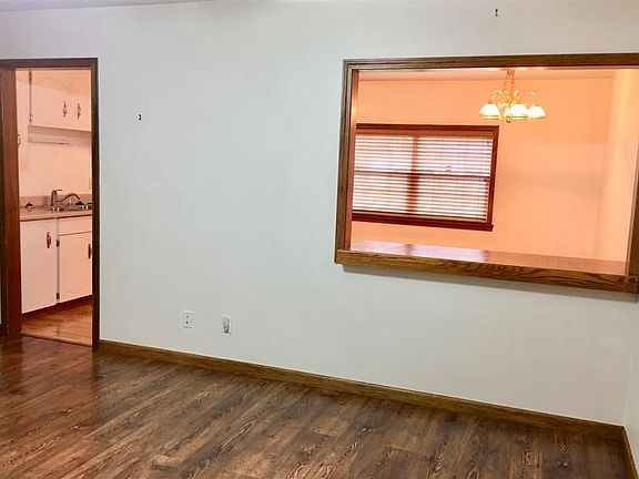 4th image of 16 Nedra Dr