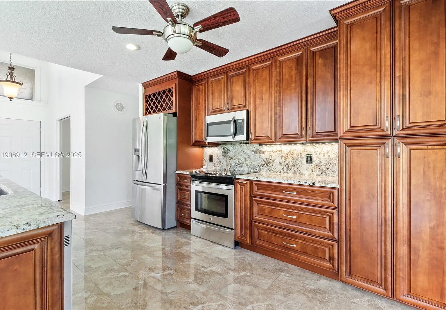 3 bed, 1431 sqft, $4,000 — Photo 4