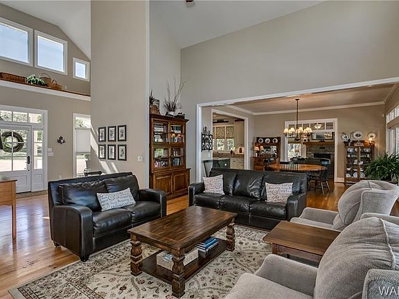 5th image of 12007 Pelican Ln