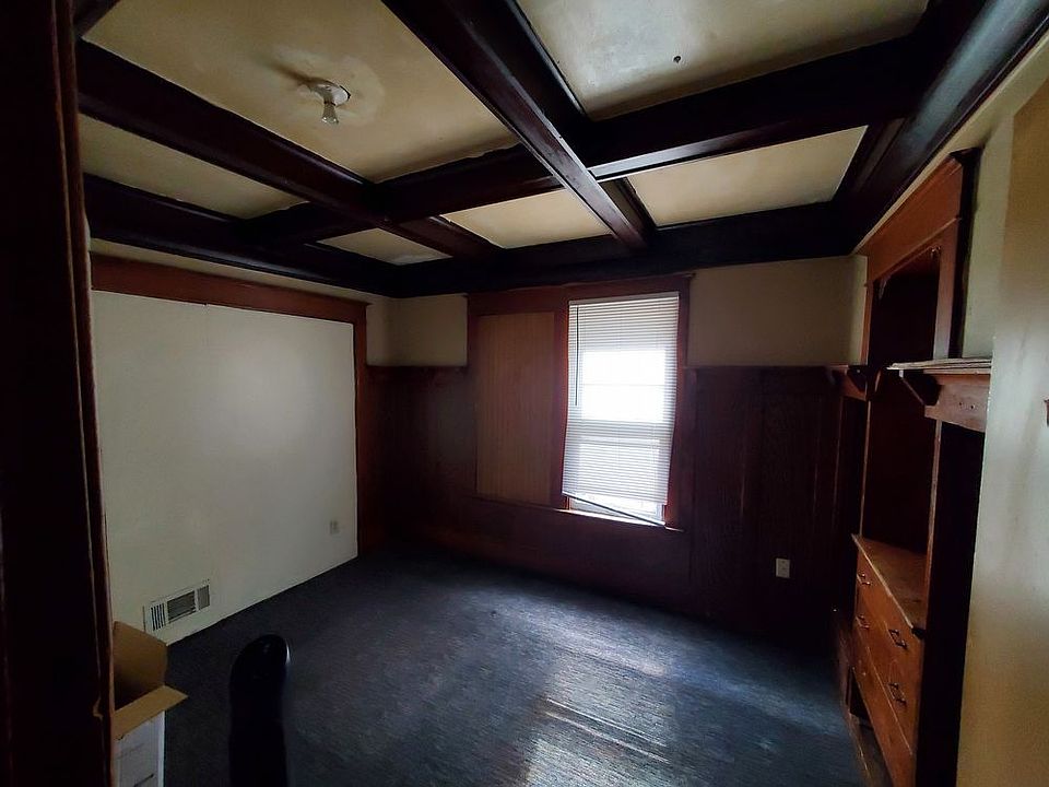 2nd image of 2169 N 38th St