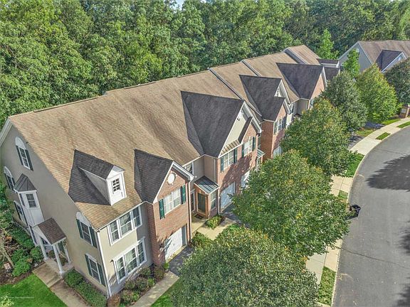 3rd image of 91 Ironwood Ct