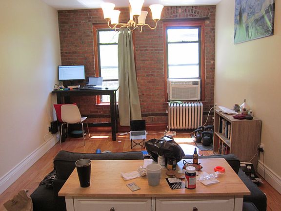 3rd image of 1035 Union St APT 4D