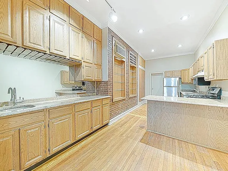 807 Washington St #1S — Photo 3