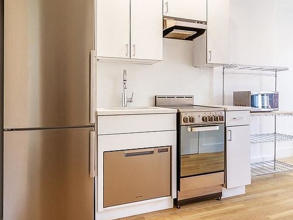 3rd image of 341 E 9th St #15A