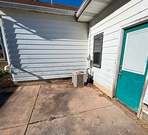 4th image of 345 1st Ave
