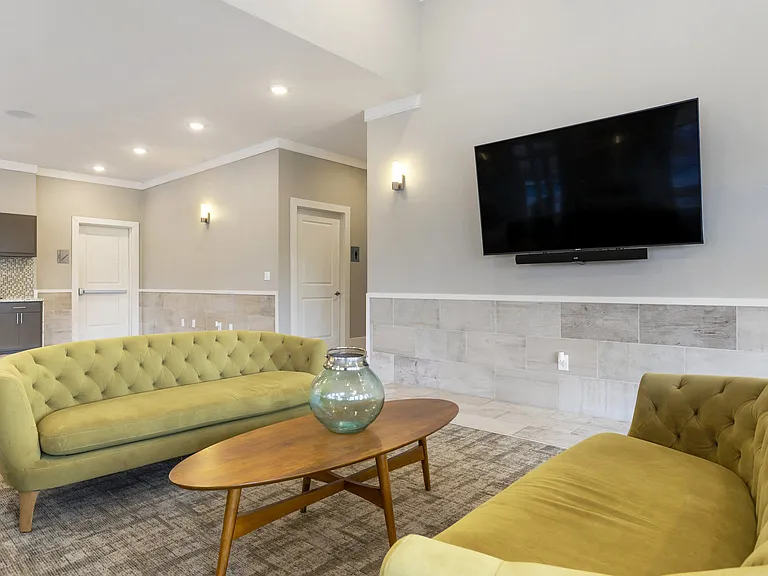 La Veranda at Polly Lane Apartments — Photo 12