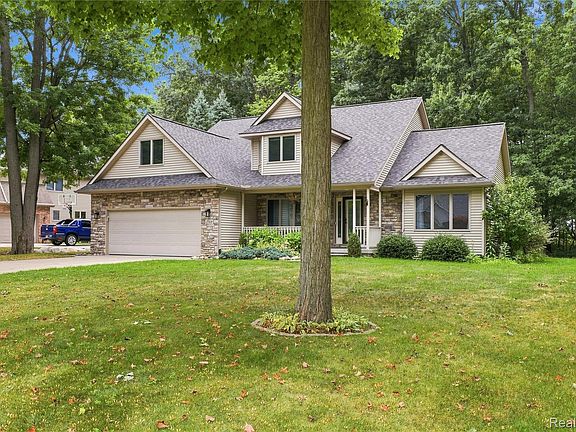 4th image of 2318 Flagstone Dr