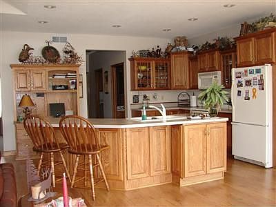 2nd image of 130 Valley Rd
