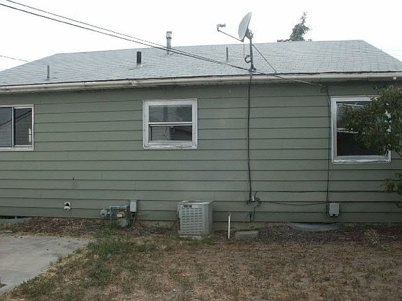 2nd image of 1017 W Ivy Ave