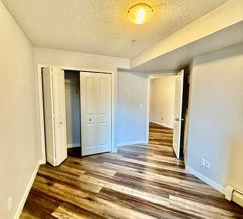 3rd image of 5 E Saddlestone Way NE #106
