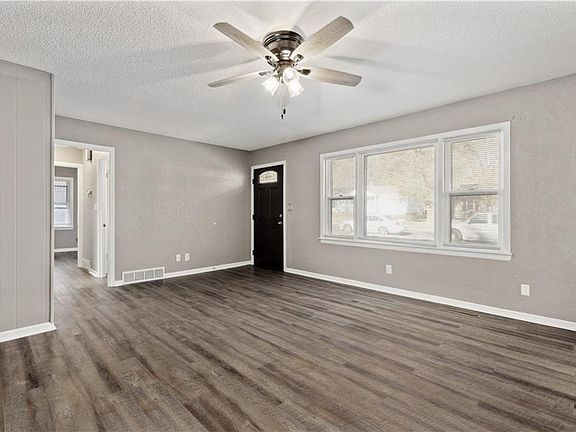 3rd image of 9131 Richards Dr
