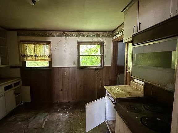 4th image of 3435 Cherry Dr