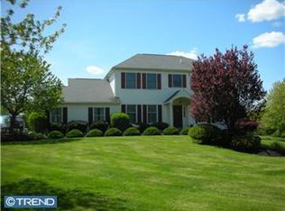 25 Bedford Ln, Newtown, PA 18940