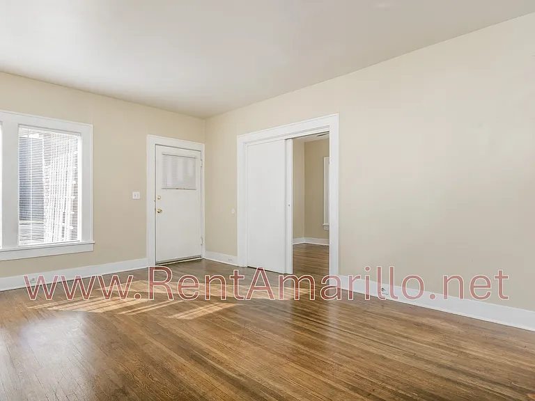718 SW 17th Ave — Photo 2