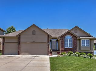 8805 S 98th St, La Vista, NE 68128