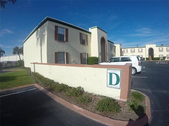 3rd image of 1034 Plantation Dr APT D4