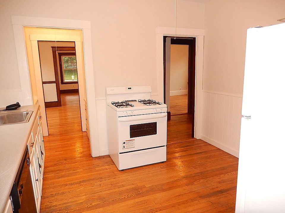 1st image of 122 College Ave