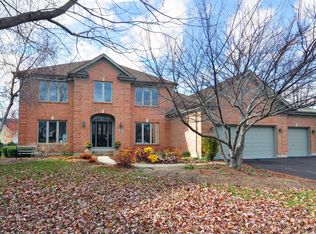 90 Westhaven Cir, Geneva, IL 60134