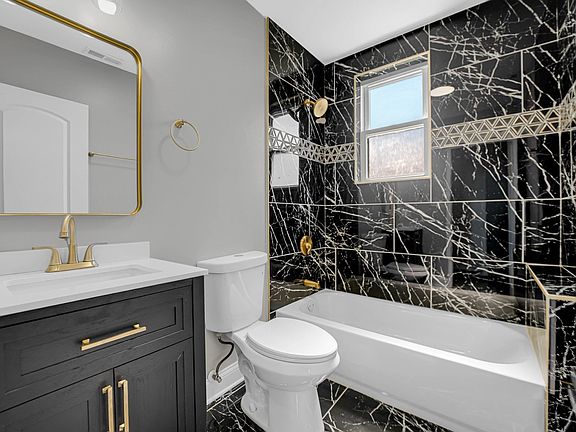 4th image of 6621 S Green St #1
