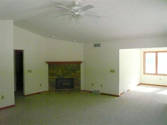 4th image of W5572 County Road Cw Unit 2B