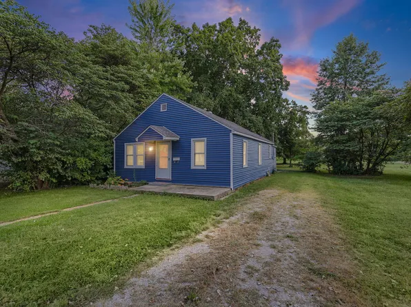 721 W Whittaker St, Salem, IL 62881