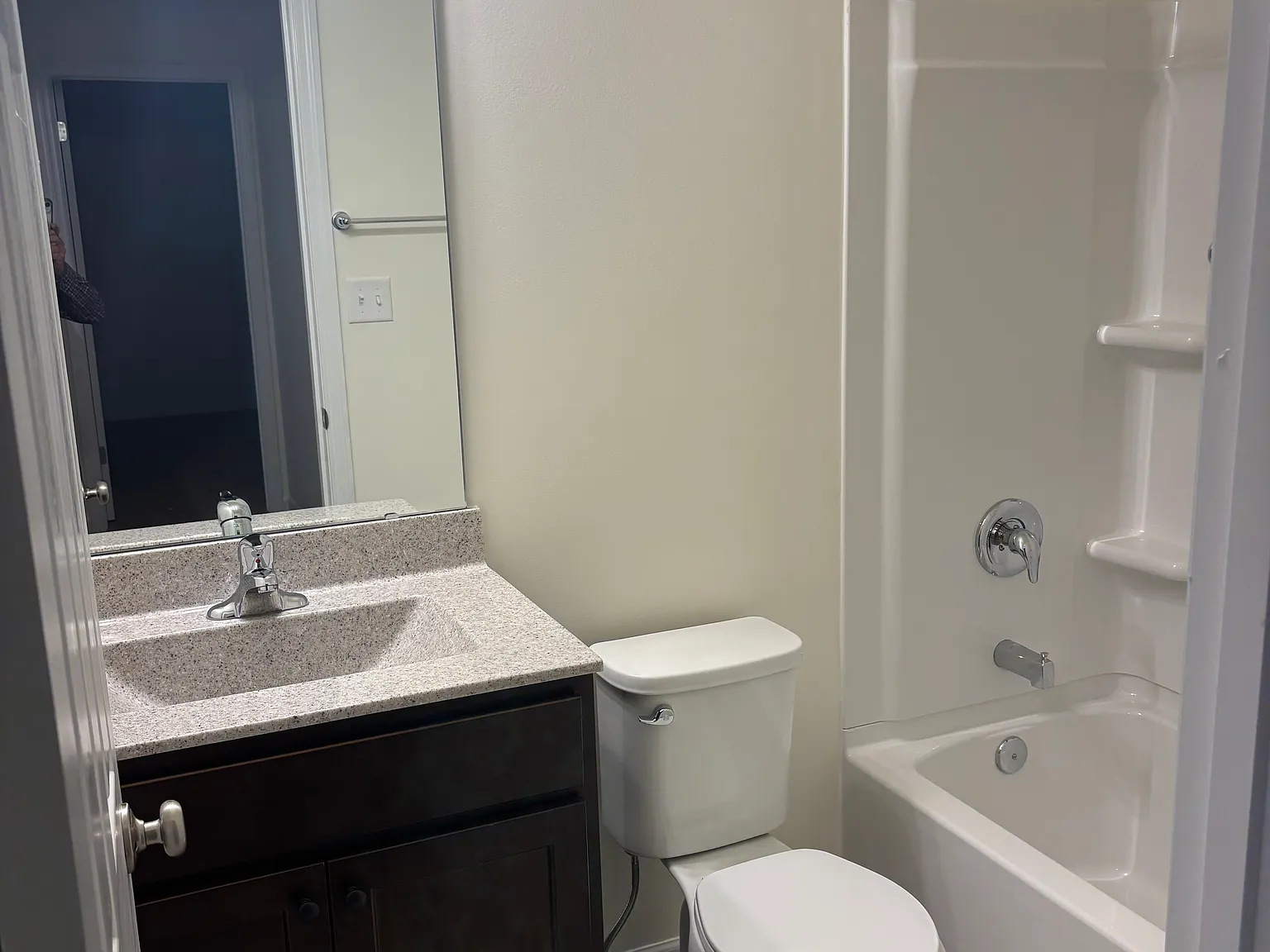 62 Town Centre Ct — Photo 4