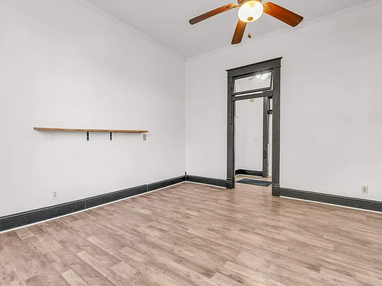 1425 College St — Photo 11