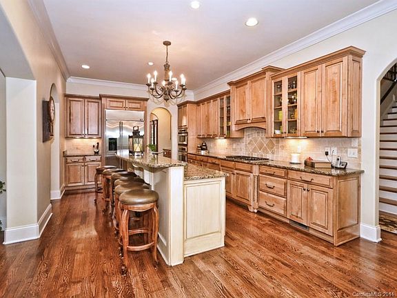 5th image of 112 Seabury Dr #337