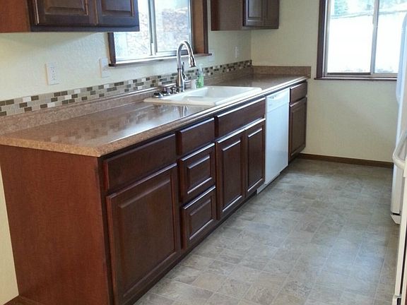 4th image of 1712 Foxfire Dr SE