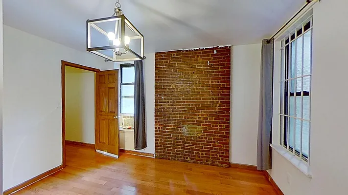 Rented by Bond New York | media 26