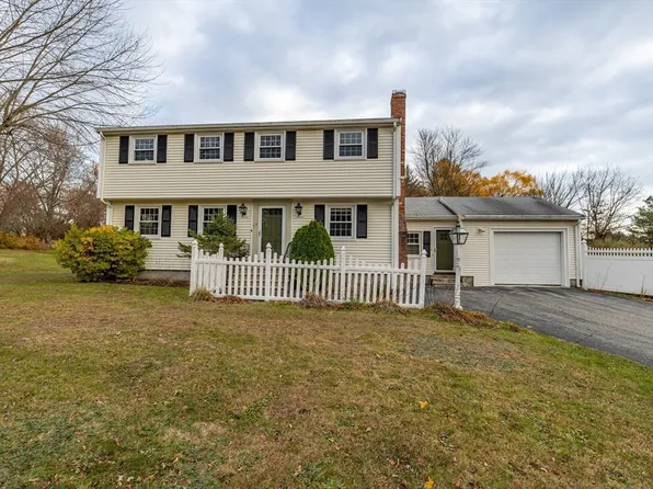 97 Kendall Rd, Tewksbury, MA 01876
