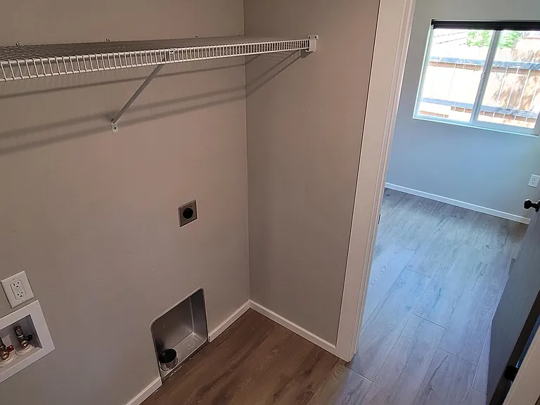 2222 Burlington Ave — Photo 8