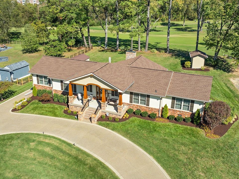 1st image of 152 Fairways Dr