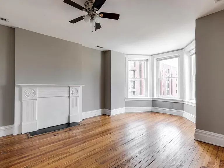 939 W Grace St — Photo 35