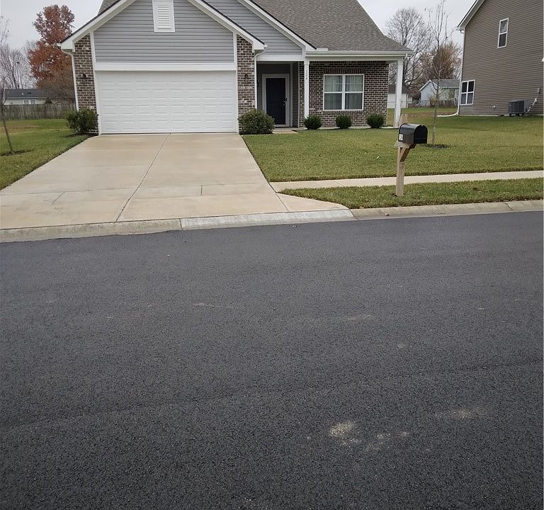 1st image of 124 Clarett Ct