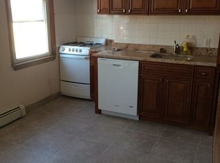 3917 28th St #3, Long Island City, NY 11101