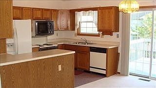 2nd image of 2719 Arrowhead Dr #Bloomingto