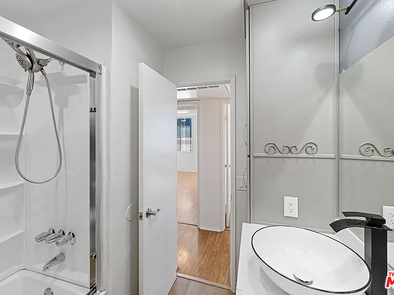 5325 Newcastle Ave #312 — Photo 14