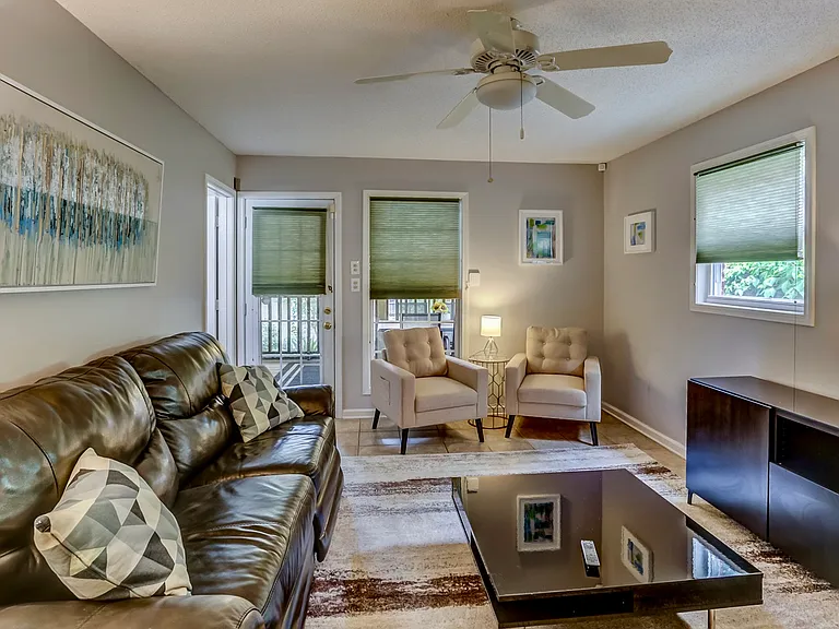 2190 Washington Ave — Photo 10